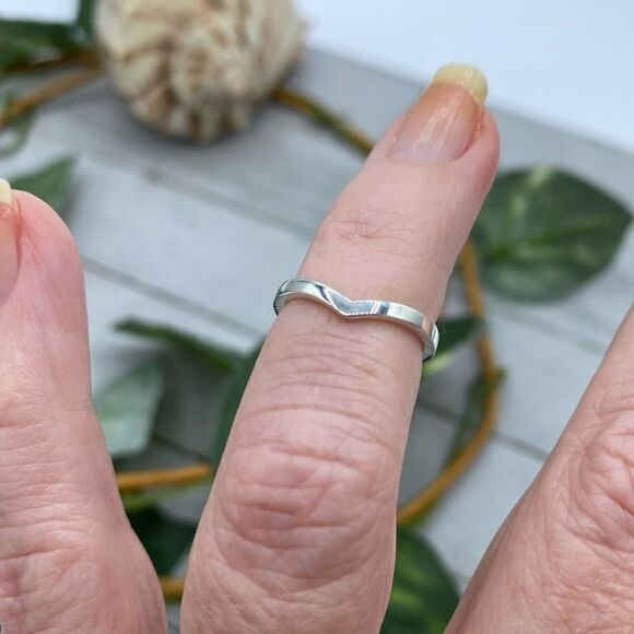 Sterling Silver Chevron High Polished Toe Ring - Picture 2 of 3